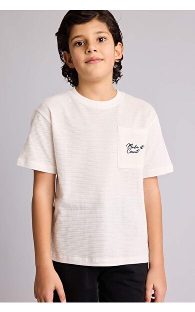 Erkek Çocuk New Regular Fit Bisiklet Yaka Nakışlı Cep Baskılı Kısa Kollu Tişört