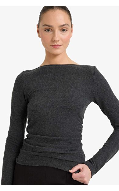 Slim Fit Dar Kesim Yarım Balıkçı Yaka Uzun Kollu Tişört