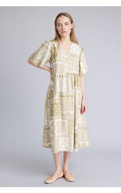 A Kesim V Yaka Baskılı Kısa Kollu Elbise