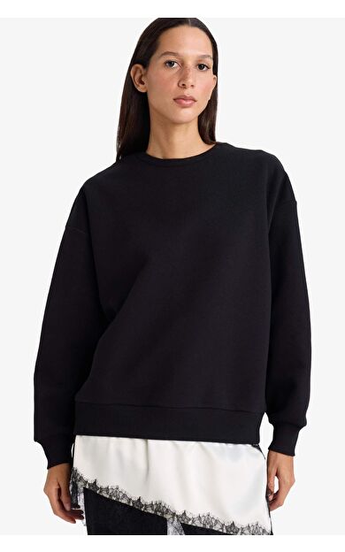 Relax Fit Bisiklet Yaka Etek Ucu Dantel Detaylı Sweatshirt