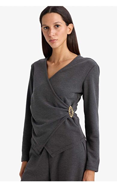 Regular Fit V Yaka Uzun Kollu Tişört