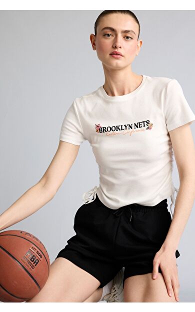 DeFacto NBA Brooklyn Nets Slım Fıt Bisiklet Yaka Sporcu Ribana Kısa Kollu Tişört