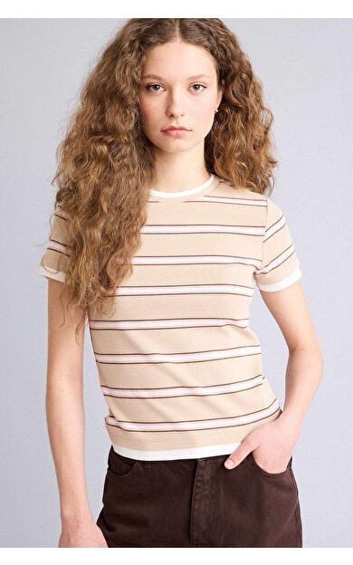 DeFacto Regular Fıt Bisiklet Yaka Ribana Kısa Kollu Tişört