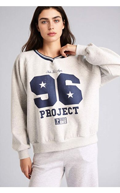 Oversıze Geniş Kalıp V Yaka Baskılı Kalın Kumaş Sweatshirt