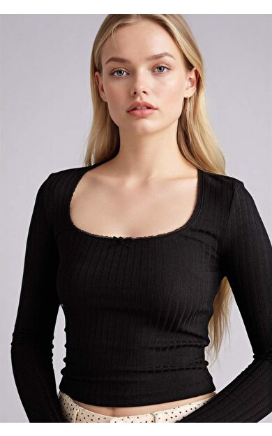 Fıtted U Yaka Uzun Kollu Tişört