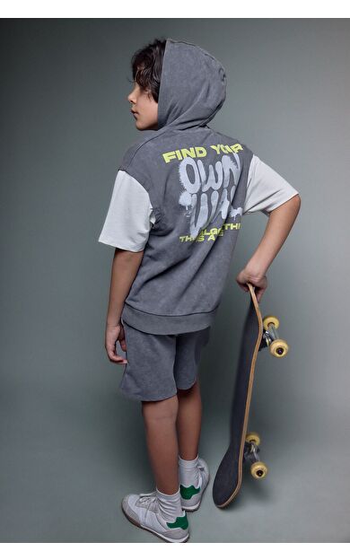 DeFacto Oversıze Baskılı Sweatshirt Kumaşı Kısa Kollu Tişört Erkek Çocuk
