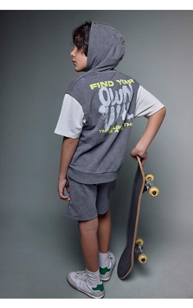 DeFacto Oversıze Baskılı Sweatshirt Kumaşı Kısa Kollu Tişört Erkek Çocuk