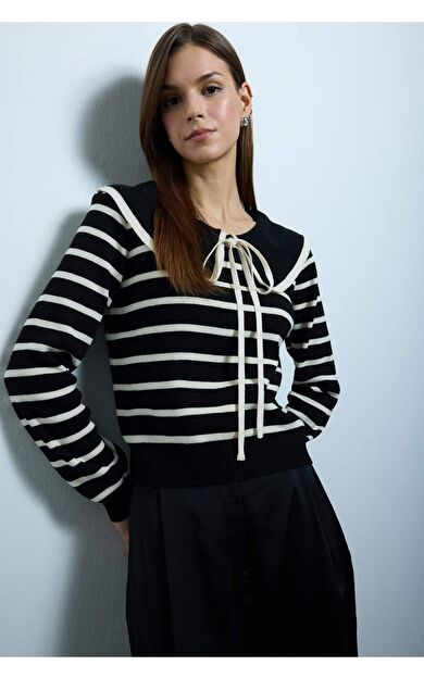 Slım Fıt Dar Kesim Bebe Yaka Kazak