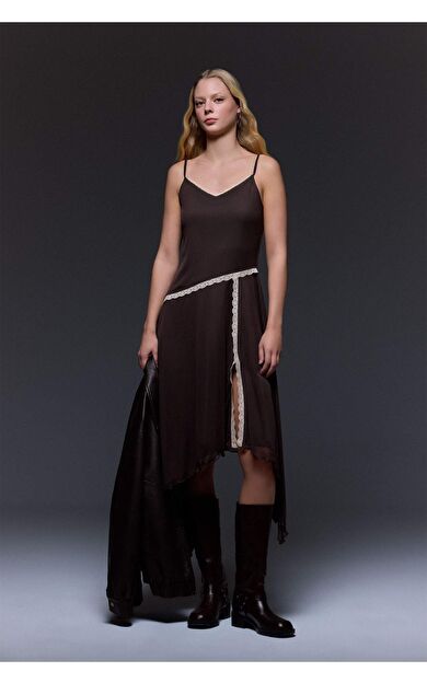 Asimetrik Kalp Yaka Tül Kolsuz Midi Elbise