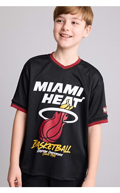 DeFacto NBA Mıamı Heat New Regular Fıt V Yaka Mesh Forma Kumaş Kısa Kollu Tişört Erkek Çocuk