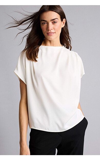 DeFacto Regular Fıt Degaje Yaka Saten Kısa Kollu Bluz