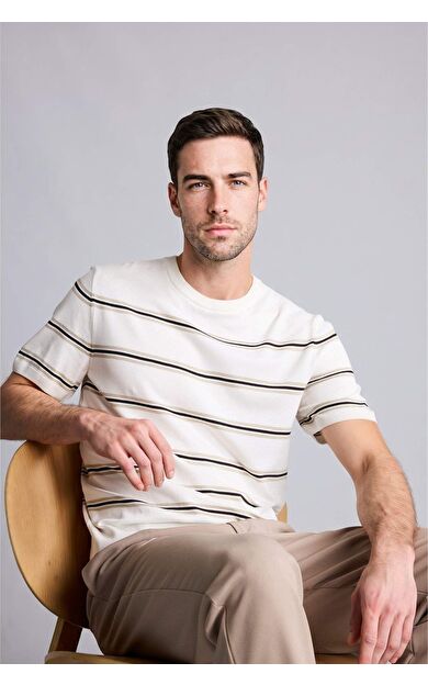 DeFacto Standart Fıt Bisiklet Yaka Kısa Kollu Tişört