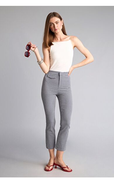 DeFacto Normal Bel Crop Fit Krinkıl Kareli Lacivert Kapri