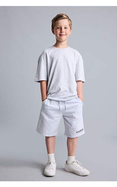 DeFacto Oversıze Slogan Baskılı Sweatshirt Kumaşı Şort Erkek Çocuk
