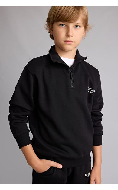 DeFacto Regular Fit Yarım Fermuarlı Dik Yaka İçi Yumuşak Tüylü Yazı İşlemeli Sweatshirt Erkek Çocuk