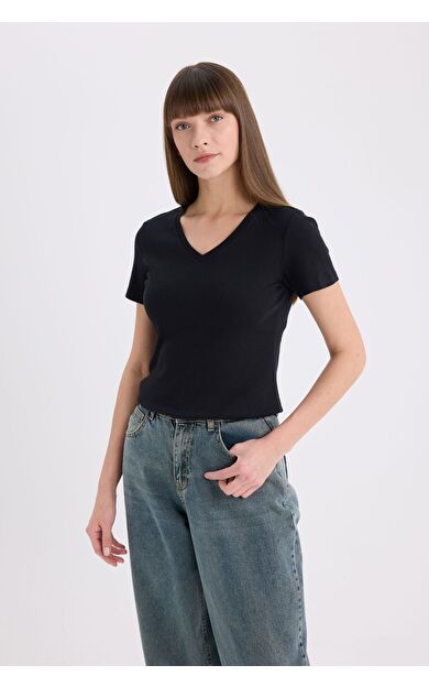 DeFacto Slim Fit Dar Kesim V Yaka Basic Düz Casual Ribana Kısa Kollu Tişört I1080AZ25SPBK81