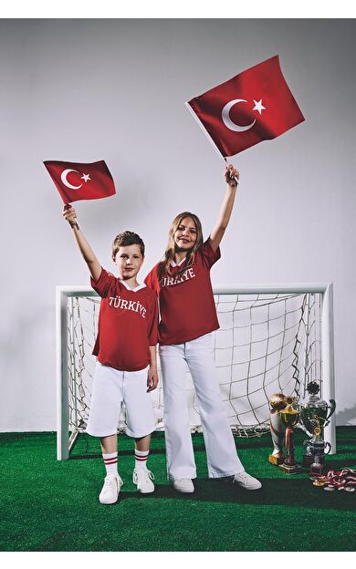 DeFacto V Yaka Kısa Kollu Türkiye Baskılı Kırmızı Tişört Kız Çocuk
