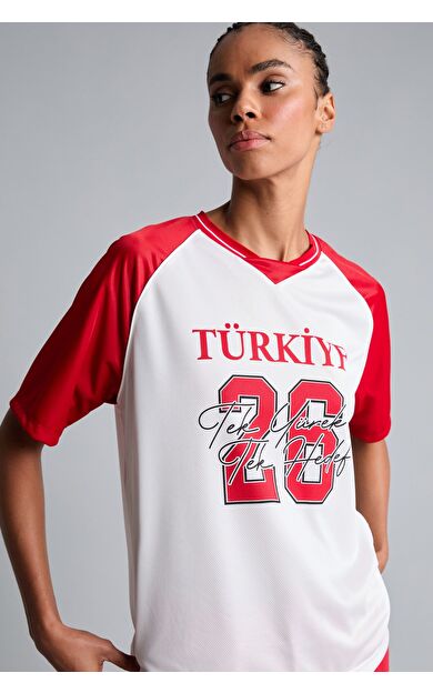 DeFacto Oversıze Bisiklet Yaka Dijital Baskılı Baskılı Sporcu Tül Kısa Kollu Tişört