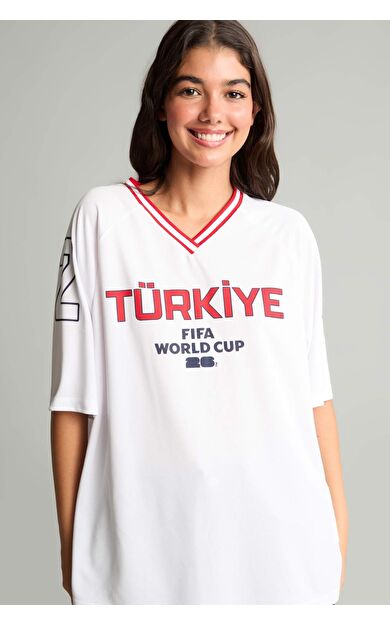 DeFacto FIFA Oversıze V Yaka Baskılı Kısa Kollu Tişört
