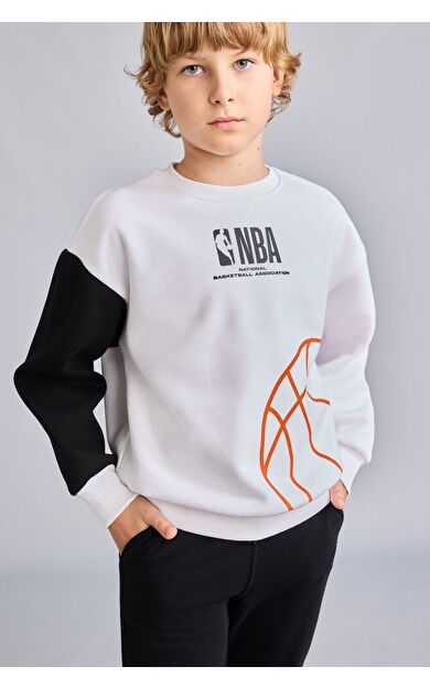 DeFacto NBA Regular Fıt Bisiklet Yaka İçi Yumuşak Tüylü Kalın Sweatshirt Kumaşı Sweatshirt Erkek Çocuk