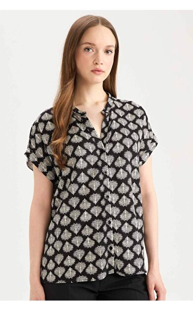 DeFacto Regular Fit Apaş Yaka Desenli Kısa Kollu Gömlek I6173AZ25SMBK81