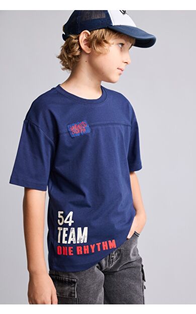 DeFacto Overshirt Fit Bisiklet Yaka Yama ve Yazı Baskılı Kısa Kollu Tişört Erkek Çocuk