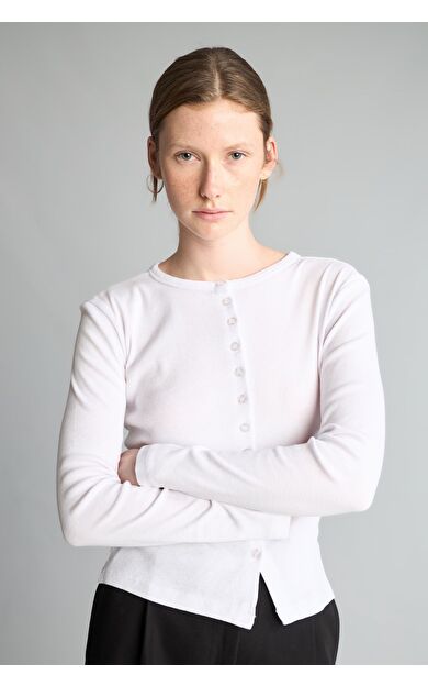 DeFacto %100 Pamuk Slim Fit Bisiklet Yaka Düğmeli Ribana Uzun Kollu Basic Hırka Beyaz