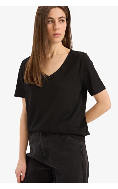 DeFacto Regular Fit V Yaka Basic Düz Kısa Kollu Tişört K5057AZ25SPBK81