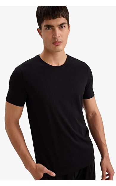 Slim Fit Dar Kesim Bisiklet Yaka Kısa Kollu Tişört