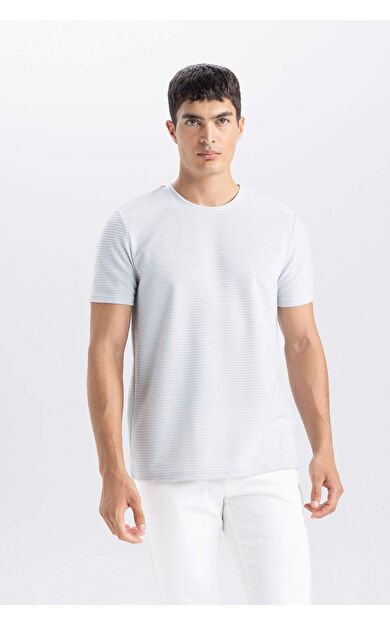 DeFacto Slim Fit Dar Kesim Bisiklet Yaka Basic Düz Kısa Kollu Tişört M6608AZ25SPGR91