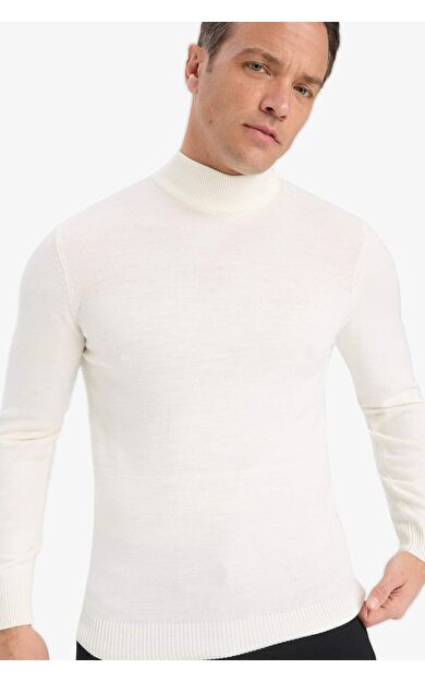 DeFacto Slim Fit Dar Kesim Balıkçı Yaka Triko Kazak R1127AZ25WNER100