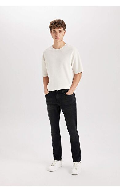 DeFacto Pedro Slim Fit Dar Kalıp Normal Bel Dar Paça Jean Pantolon R8788AZ24AUNM40