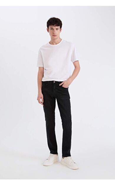 DeFacto Pedro Slim Fit Dar Kalıp Normal Bel Dar Paça Jean Pantolon R8788AZ25SPNM40