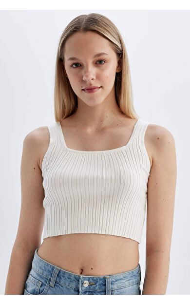 DeFactoFit Slim Fit Kare Yaka Atlet