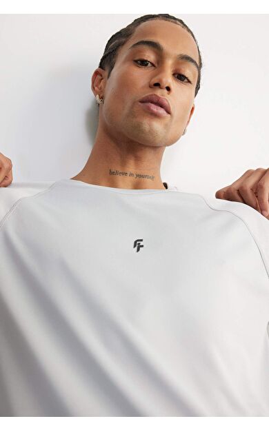 DeFactoFit Slim Fit Dar Kesim Bisiklet Yaka Baskılı Sporcu Kısa Kollu Tişört V2887AZ25SPGR91