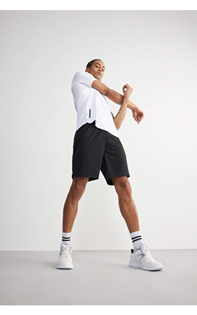 DeFactoFit Slim Fit Dar Kesim Sporcu Standart Paça Şort V3030AZ25SPBK81