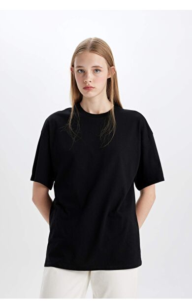 DeFacto Oversize Geniş Kalıp Bisiklet Yaka Basic Düz Kısa Kollu Tişört V4136AZNSBK81