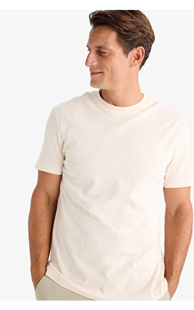 DeFacto New Regular Fit Bisiklet Yaka Basic Düz Kısa Kollu Tişört V7699AZ25SPER42