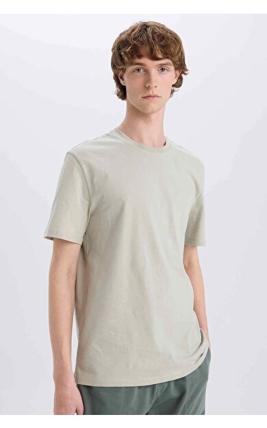 DeFacto New Regular Fit Bisiklet Yaka Basic Düz Kısa Kollu Tişört V7699AZ25SPKH478