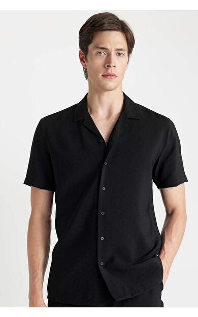 DeFacto DeFactoFit Modern Fit Polo Yaka Aerobin Kısa Kollu Gömlek V8406AZ24SMBK27