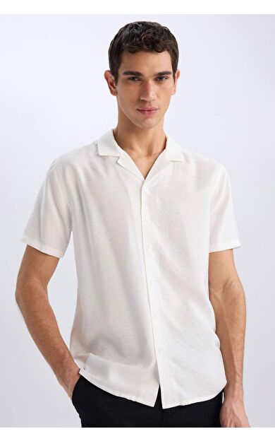 DeFacto Modern Fit Yazlık Polo Yaka Basic Düz Kısa Kollu Gömlek V8406AZ25SMWT34