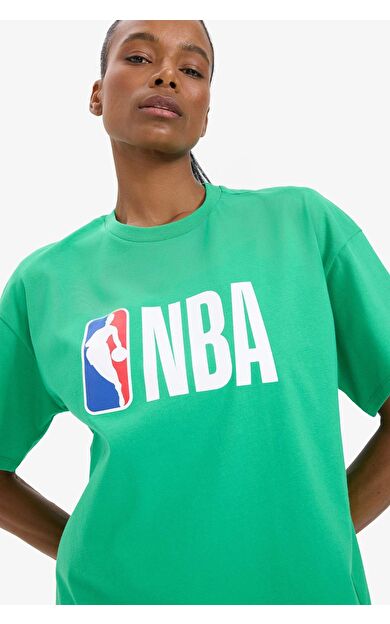 DeFactoFit NBA Wordmark Oversize Fit Bisiklet Yaka Kısa Kollu Tişört X2993AZ25SMGN689