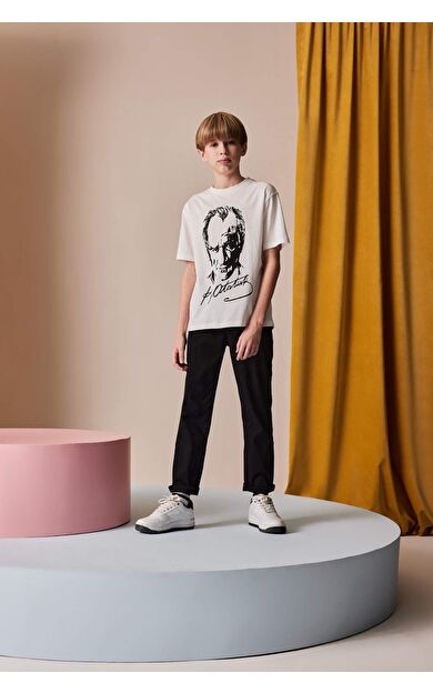 DeFacto Erkek Çocuk 23 Nisan Çocuk Bayramı Düz Paça Basic Düz Gabardin Pantolon X4224A625SMBK27