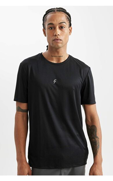 DeFacto DeFactoFit Slim Fit Bisiklet Yaka Baskılı Kısa Kollu Sporcu Tişört X6142AZ24AUBK81