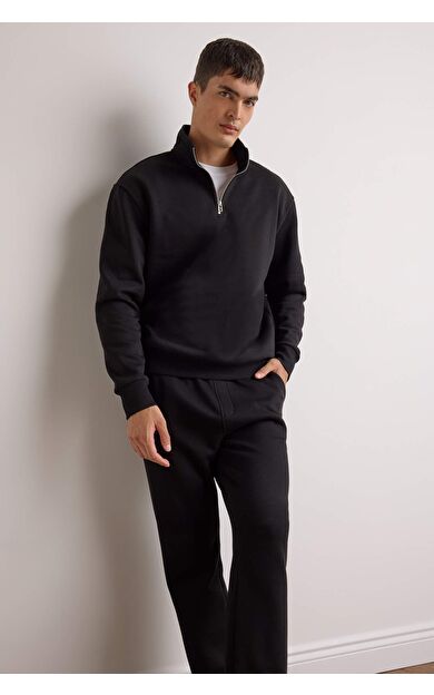 DeFacto Regular Fit Dik Yaka Kalın Sweatshirt Kumaşı Sweatshirt X7405AZ25AUBK81