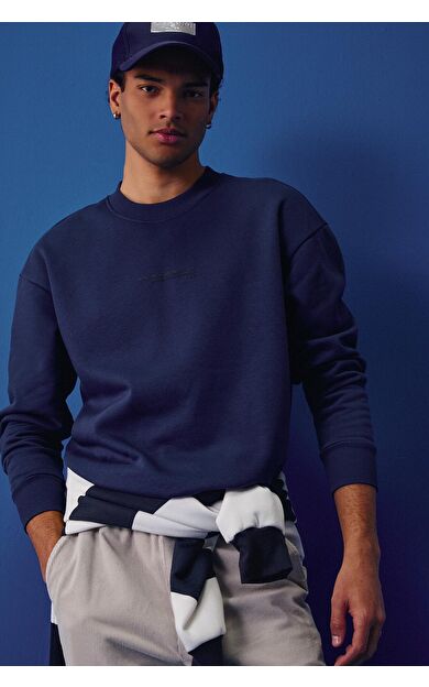 DeFacto Boxy Fit Bisiklet Yaka İçi Yumuşak Tüylü Baskılı Sweatshirt