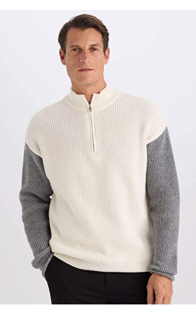 DeFacto Relax Fit Renk Bloklu Dik Yaka Yarım Fermuarlı Triko Kazak Y0623AZ24AUER100