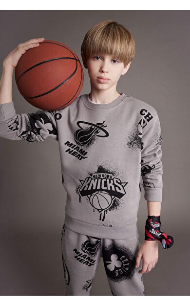 DeFacto Erkek Çocuk NBA Current Teams Bisiklet Yaka Sweatshirt