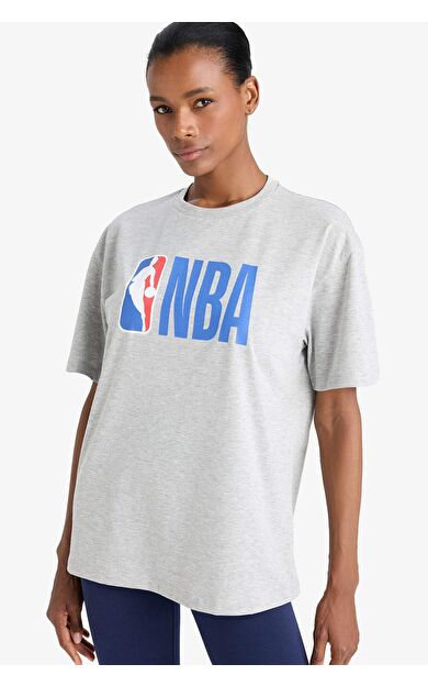 DeFactoFit NBA Wordmark Boxy Fit Bisiklet Yaka Baskılı Kısa Kollu Tişört