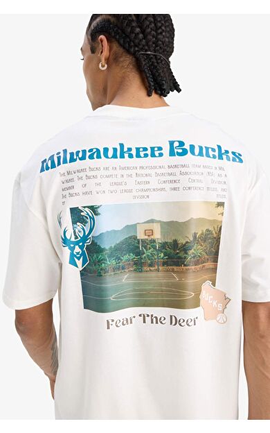 DeFacto DeFactoFit NBA Milwaukee Bucks Oversize Fit Bisiklet Yaka Kısa Kollu Tişört